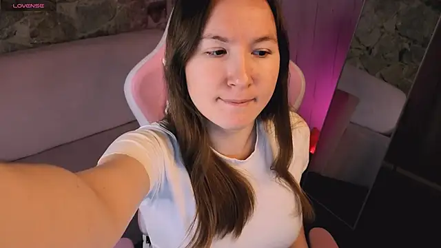 Snapshot of SindieStorm chatting on February 27, 1:38 am SindieStorm online show from February 27, 1:38 am