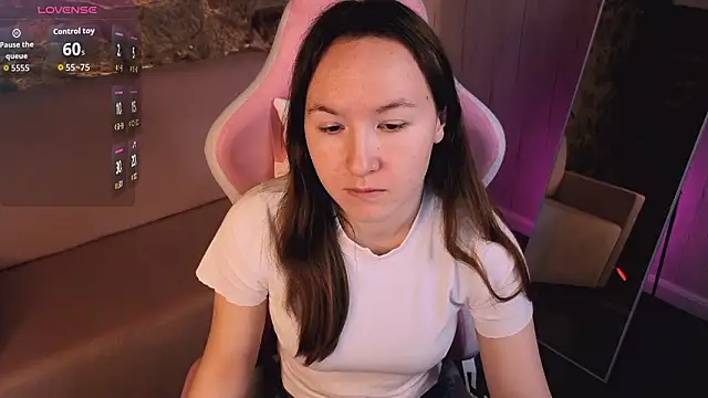 Snapshot of SindieStorm chatting on February 28, 12:55 am SindieStorm online show from February 28, 12:55 am