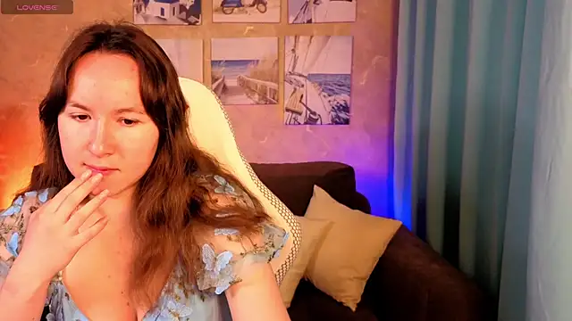 Snapshot of SindieStorm chatting on April 3, 1:14 am SindieStorm online show from April 3, 1:14 am