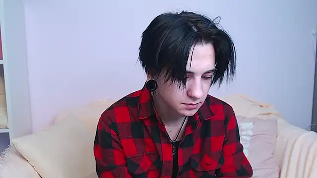 Snapshot of RayTaylorr chatting on February 7, 11:36 am RayTaylorr online show from February 7, 11:36 am