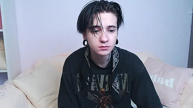 Snapshot of RayTaylorr chatting on February 10, 5:33 am RayTaylorr online show from February 10, 5:33 am