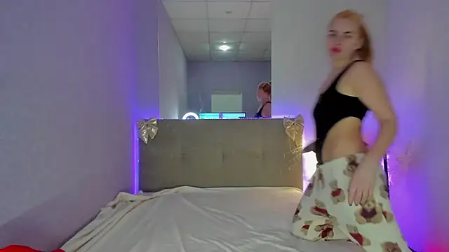 LunaHeadley online show from February 11, 1:05 pm