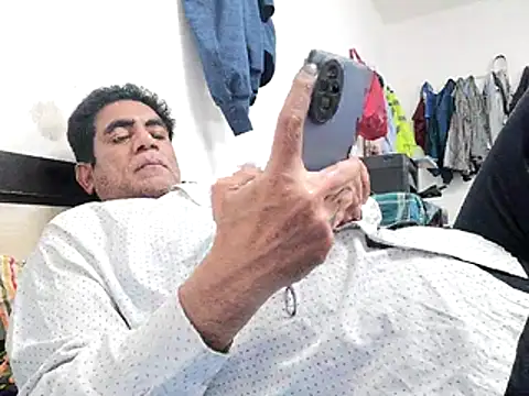 Aafreen999 online show from February 8, 8:07 am