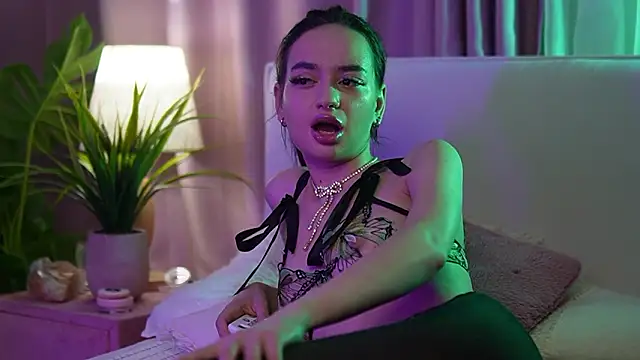 AriellaKitty online show from February 6, 7:06 pm