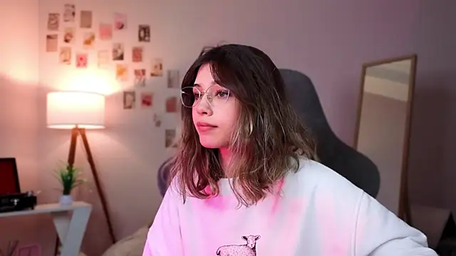 Snapshot of dinnerwithflowers chatting on January 18, 12:53 pm dinnerwithflowers online show from January 18, 12:53 pm