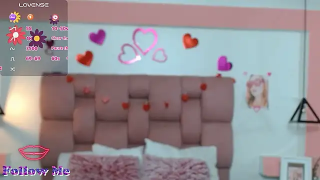 Snapshot of SofyRoos chatting on February 2, 6:28 pm SofyRoos online show from February 2, 6:28 pm