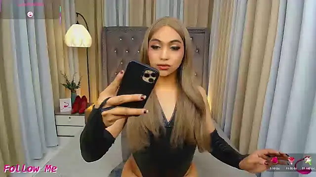 Clea Moore online show from March 27, 4:40 am