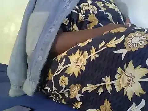 Snapshot of Gorgeous29th chatting on March 16, 5:44 am Gorgeous29th online show from March 16, 5:44 am