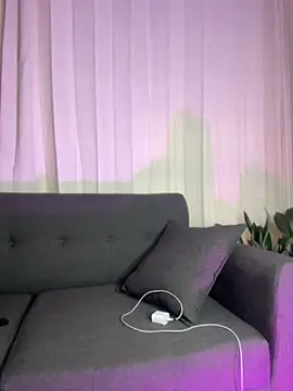 elodie rouge online show from May 15, 11:39 am