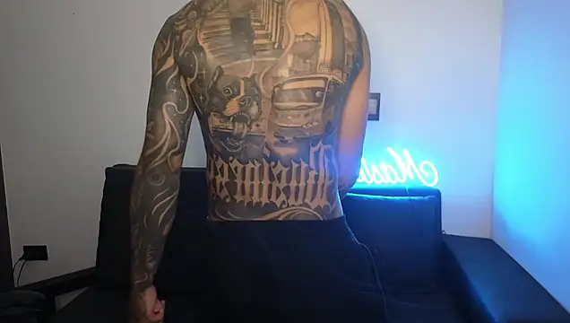 Snapshot of cash_master888 chatting on February 15, 1:31 pm cash master888 online show from February 15, 1:31 pm