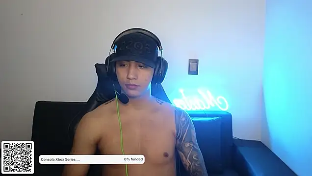 Snapshot of cash_master888 chatting on February 17, 10:05 pm cash master888 online show from February 17, 10:05 pm