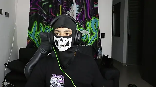 Snapshot of cash_master888 chatting on February 24, 10:13 am cash master888 online show from February 24, 10:13 am