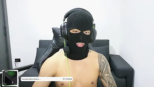 Snapshot of cash_master888 chatting on March 6, 2:19 am cash master888 online show from March 6, 2:19 am