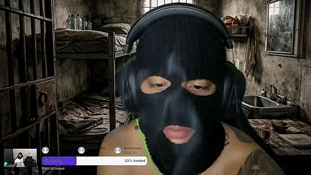 Snapshot of cash_master888 chatting on April 4, 9:51 am cash master888 online show from April 4, 9:51 am