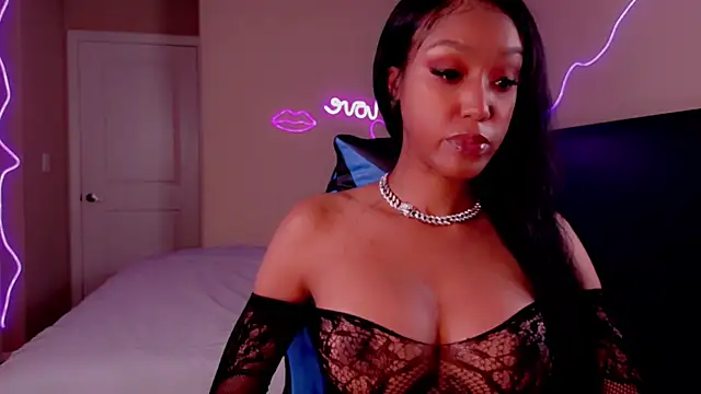 Snapshot of MsChanelCarter chatting on February 8, 7:34 am MsChanelCarter online show from February 8, 7:34 am