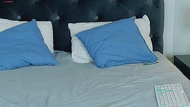 Kim Redd online show from March 8, 2:04 am