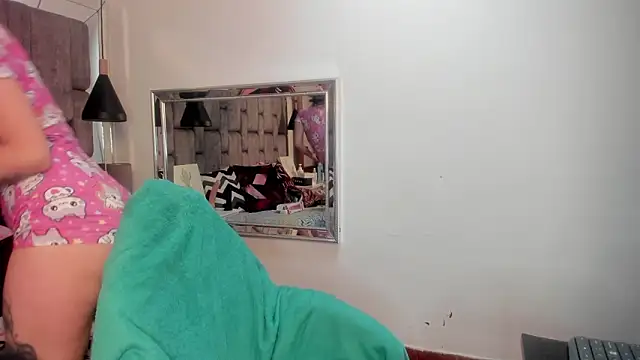 JenniQ69 online show from February 11, 1:49 pm