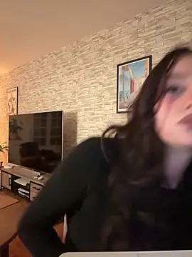 Snapshot of claraaaa06 chatting on February 13, 8:05 pm claraaaa06 online show from February 13, 8:05 pm