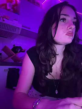 Snapshot of claraaaa06 chatting on February 23, 7:33 pm claraaaa06 online show from February 23, 7:33 pm
