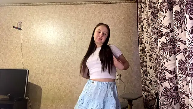 Snapshot of DanaRaven chatting on February 1, 6:45 am DanaRaven online show from February 1, 6:45 am