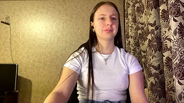 Snapshot of DanaRaven chatting on February 3, 6:40 am DanaRaven online show from February 3, 6:40 am