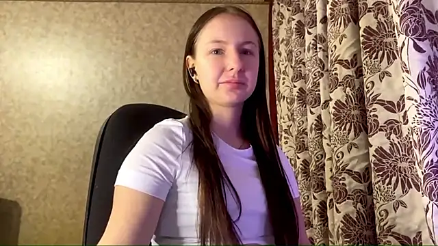 Snapshot of DanaRaven chatting on February 11, 5:12 am DanaRaven online show from February 11, 5:12 am