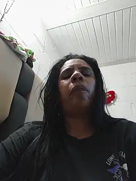 Snapshot of Zeyllyjhonson chatting on May 8, 12:38 am Zeyllyjhonson online show from May 8, 12:38 am