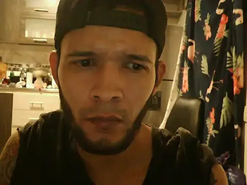 Snapshot of ELARKIMAN chatting on February 13, 7:59 am ELARKIMAN online show from February 13, 7:59 am