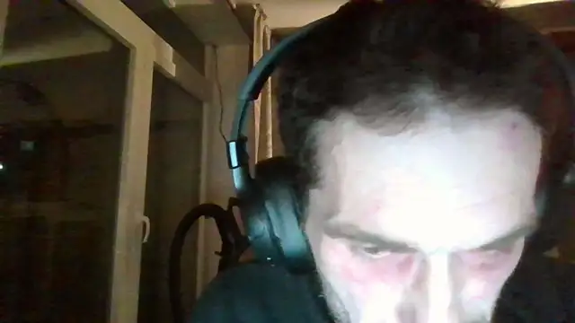 Snapshot of BlnAktivGay chatting on February 4, 6:14 pm BlnAktivGay online show from February 4, 6:14 pm