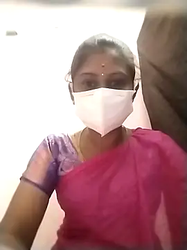 Snapshot of Tamil_Nathiya1 chatting on February 15, 4:42 am Tamil Nathiya1 online show from February 15, 4:42 am