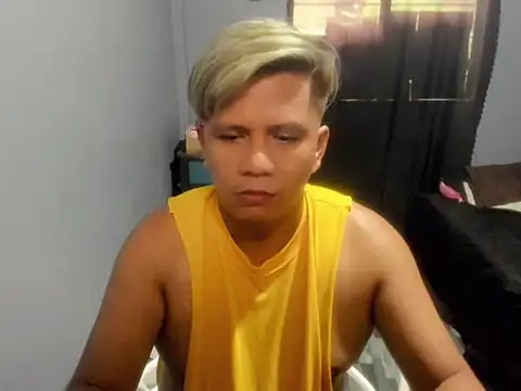 Snapshot of Clark_Asian chatting on February 6, 4:39 am Clark Asian online show from February 6, 4:39 am