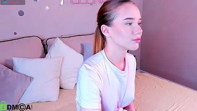 Nicole Vasquez online show from February 4, 9:48 am