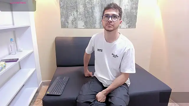 MATTHEW EVANS1 online show from February 5, 1:16 pm