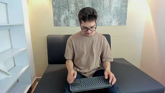 MATTHEW EVANS1 online show from February 11, 12:54 pm