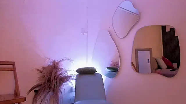 fransheskarossi online show from March 24, 11:59 am