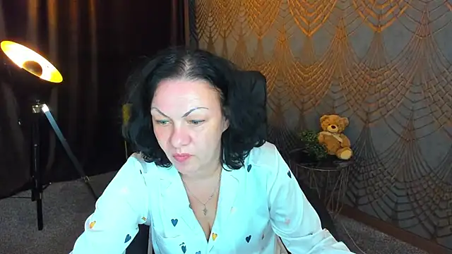 Snapshot of IrissMoon chatting on June 13, 4:49 pm IrissMoon online show from June 13, 4:49 pm