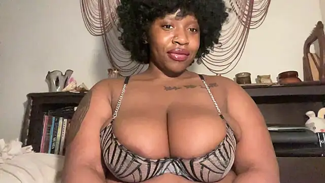 Snapshot of mayluvsu chatting on March 23, 10:36 pm mayluvsu online show from March 23, 10:36 pm