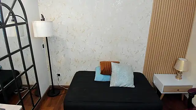 Snapshot of emeraldbell chatting on February 1, 12:04 pm emeraldbell online show from February 1, 12:04 pm