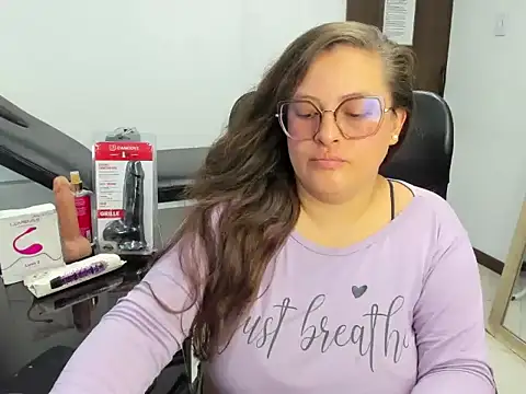 Snapshot of Sarah_Boobs_ chatting on February 12, 8:04 pm Sarah Boobs online show from February 12, 8:04 pm