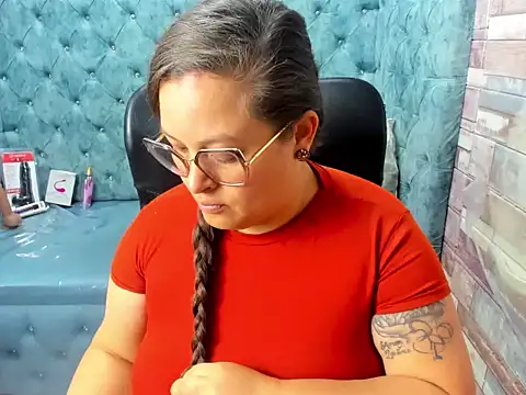 Sarah Boobs  online show from May 8, 3:45 am