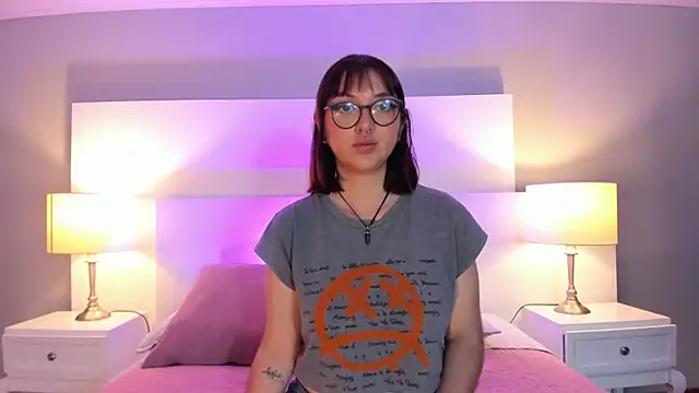 Violett Prince1 online show from February 5, 12:21 pm