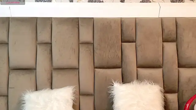 Snapshot of FarinaLyte chatting on March 30, 8:54 pm FarinaLyte online show from March 30, 8:54 pm