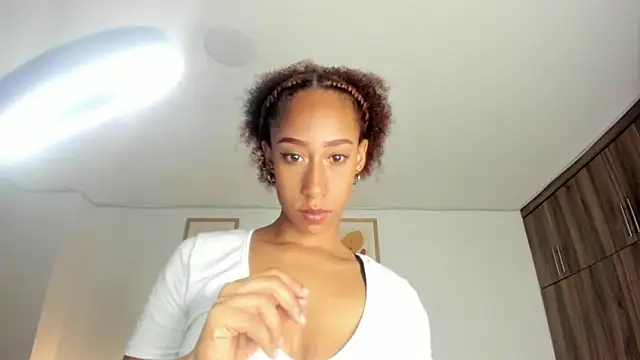 Snapshot of Jadeobi_ chatting on February 3, 1:16 pm Jadeobi online show from February 3, 1:16 pm