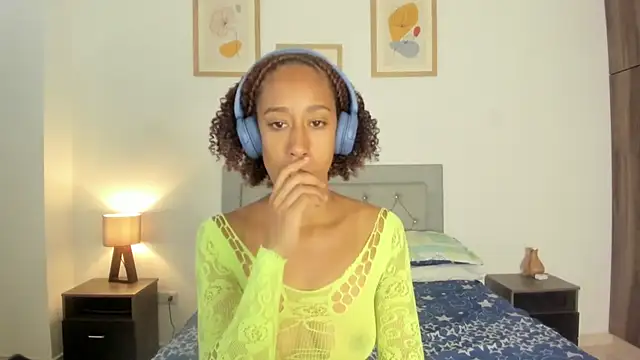 Snapshot of Jadeobi_ chatting on February 10, 1:59 pm Jadeobi online show from February 10, 1:59 pm