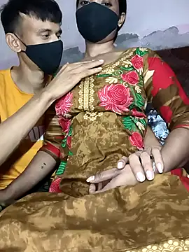 Snapshot of missvandana71 chatting on February 17, 6:47 pm missvandana71 online show from February 17, 6:47 pm