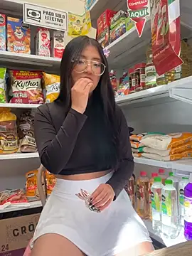 StrawberryPink  online show from February 28, 12:39 pm