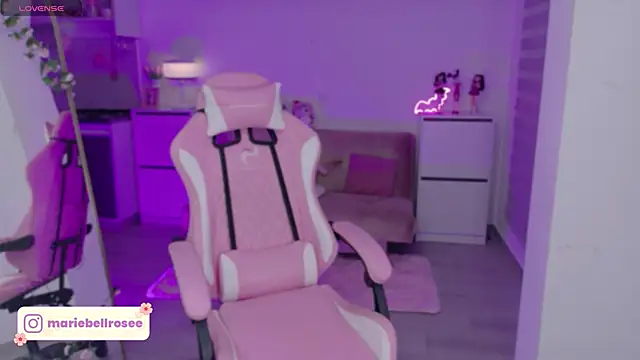 Blush Marie online show from April 28, 3:00 am
