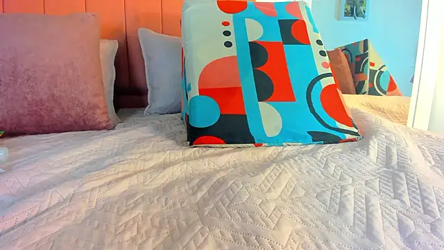 rose thompson19 online show from January 31, 7:12 pm