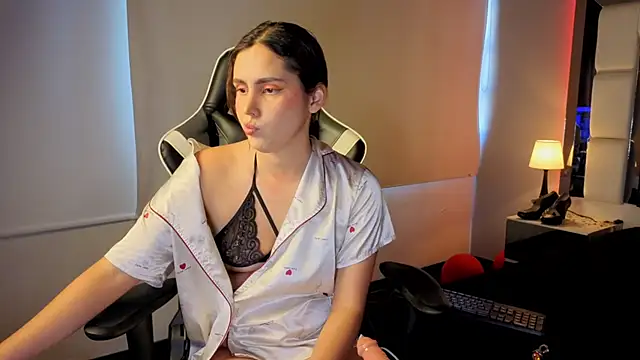 AmaliaMartinez77 online show from February 19, 1:18 pm