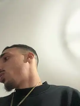 Snapshot of piccolo2002 chatting on January 16, 10:52 am piccolo2002 online show from January 16, 10:52 am